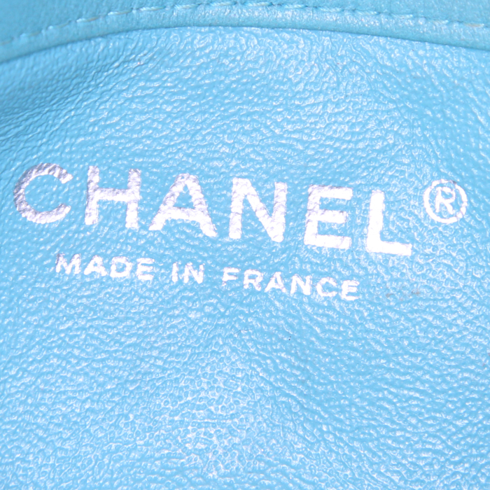 Chanel Wallet on Chain shoulder bag in blue quilted leather - Detail D3