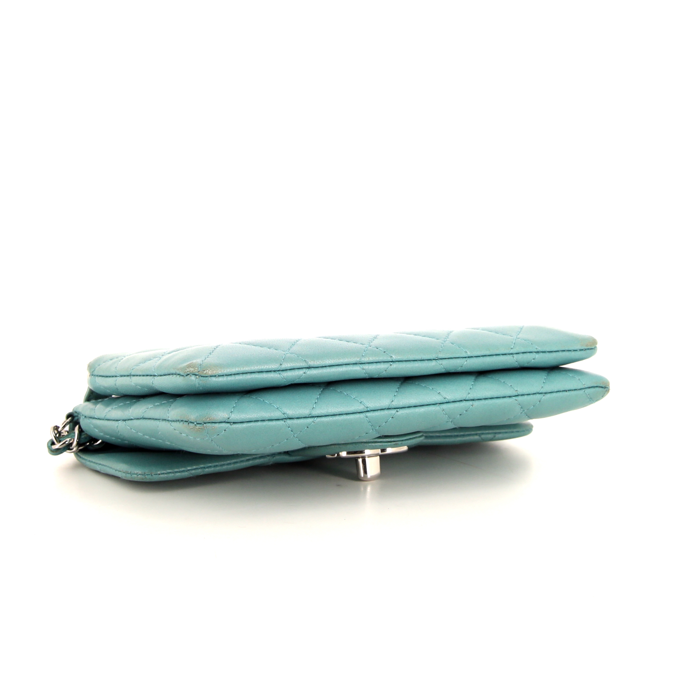 Bolso bandolera Chanel Wallet on Chain en cuero acolchado azul - Detail D4