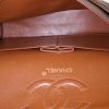 Sac à main Chanel Timeless en cuir matelassé marron - Detail D3 thumbnail