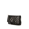 Sac bandoulière Chanel Wallet on Chain en cuir verni matelassé noir - 00pp thumbnail