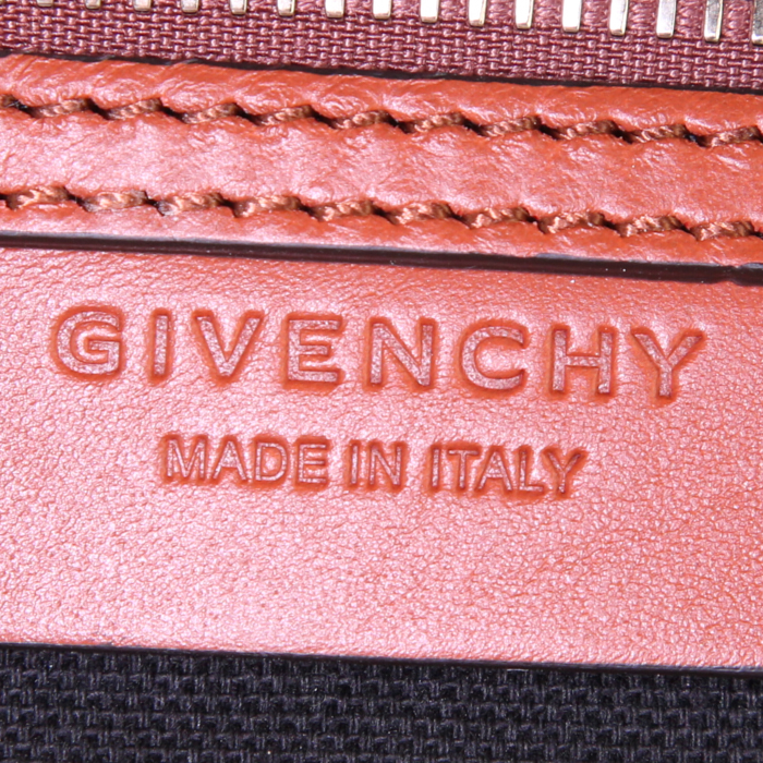 Givenchy Antigona small model bag worn on the shoulder or carried in the hand in brown leather - Detail D4