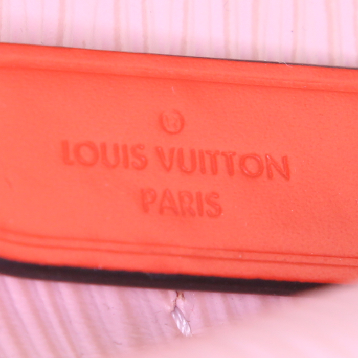 Louis Vuitton petit Noé shopping bag in pink epi leather - Detail D4