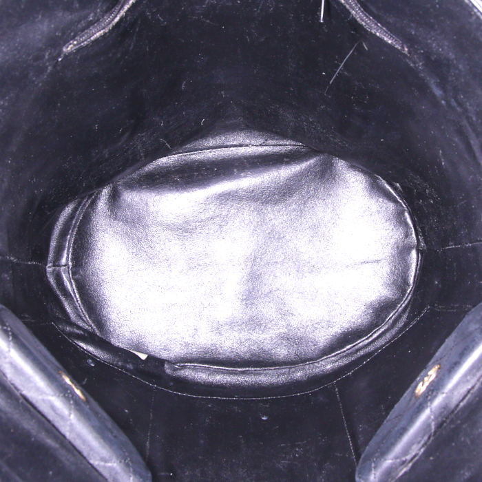 Bolso de mano Chanel Vintage en cuero acolchado negro - Detail D2