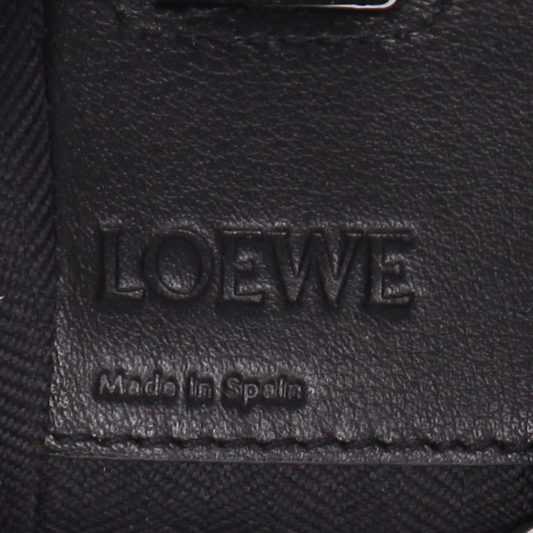 Loewe  Hammock small model  shoulder bag  in black leather - Detail D2