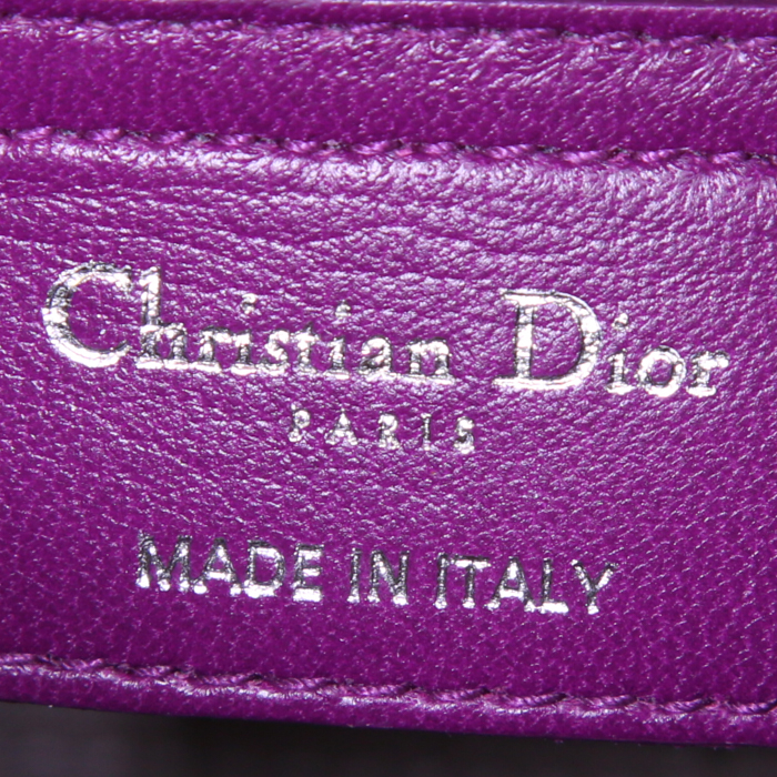 Bolso bandolera Dior Lady Dior modelo mediano en cuero cannage violeta - Detail D4