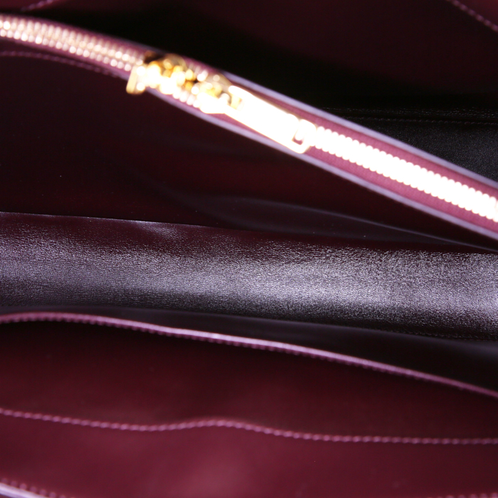 Sac bandoulière Celine 16 moyen modèle en cuir bordeaux - Detail D3