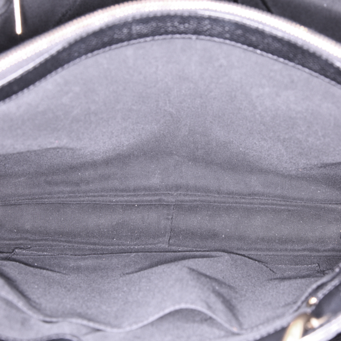 Chanel Shopping GST large model bag worn on the shoulder or carried in the hand in black quilted grained leather - Detail D2