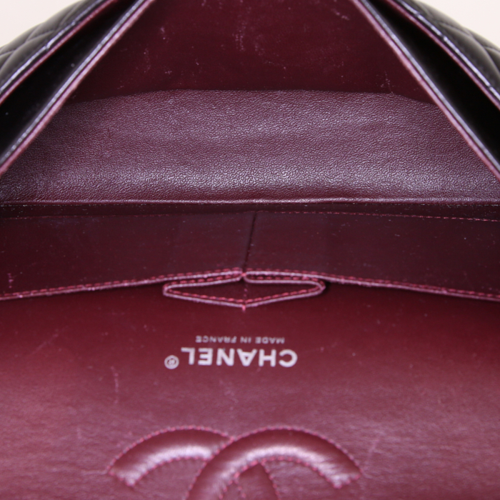 Sac à main Chanel Timeless en cuir matelassé noir - Detail D3