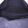 Borsa a tracolla Louis Vuitton in pelle taiga nera - Detail D2 thumbnail