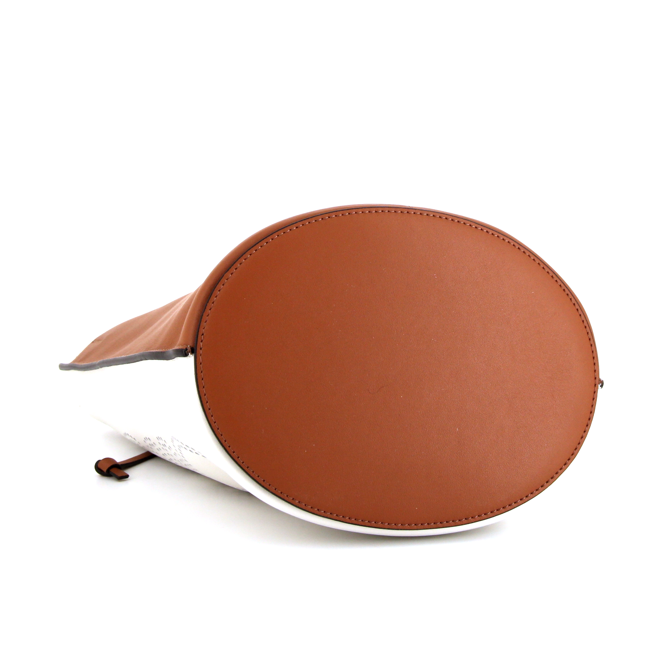 Loewe Bucket handbag in white and gold leather - Detail D4