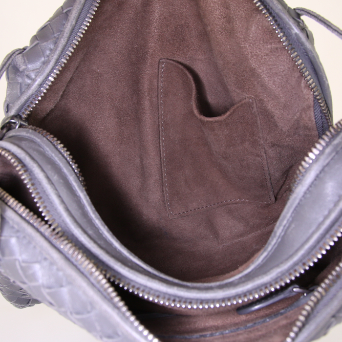 Bolso bandolera Bottega Veneta Nodini en cuero intrecciato gris - Detail D2