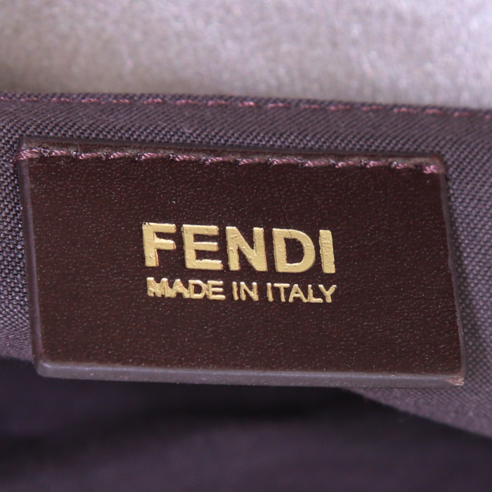 Bolso de mano Fendi Baguette en cuero Vert Bronze - Detail D4