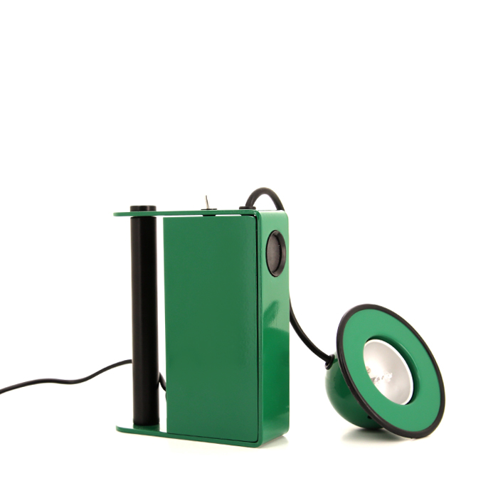 Gae Aulenti 
Piero Castiglioni, "Minibox" bedside lamp, in green lacquered metal, Stilnovo edition, stamped, creation of 1979, edition of 1980s - Detail D1