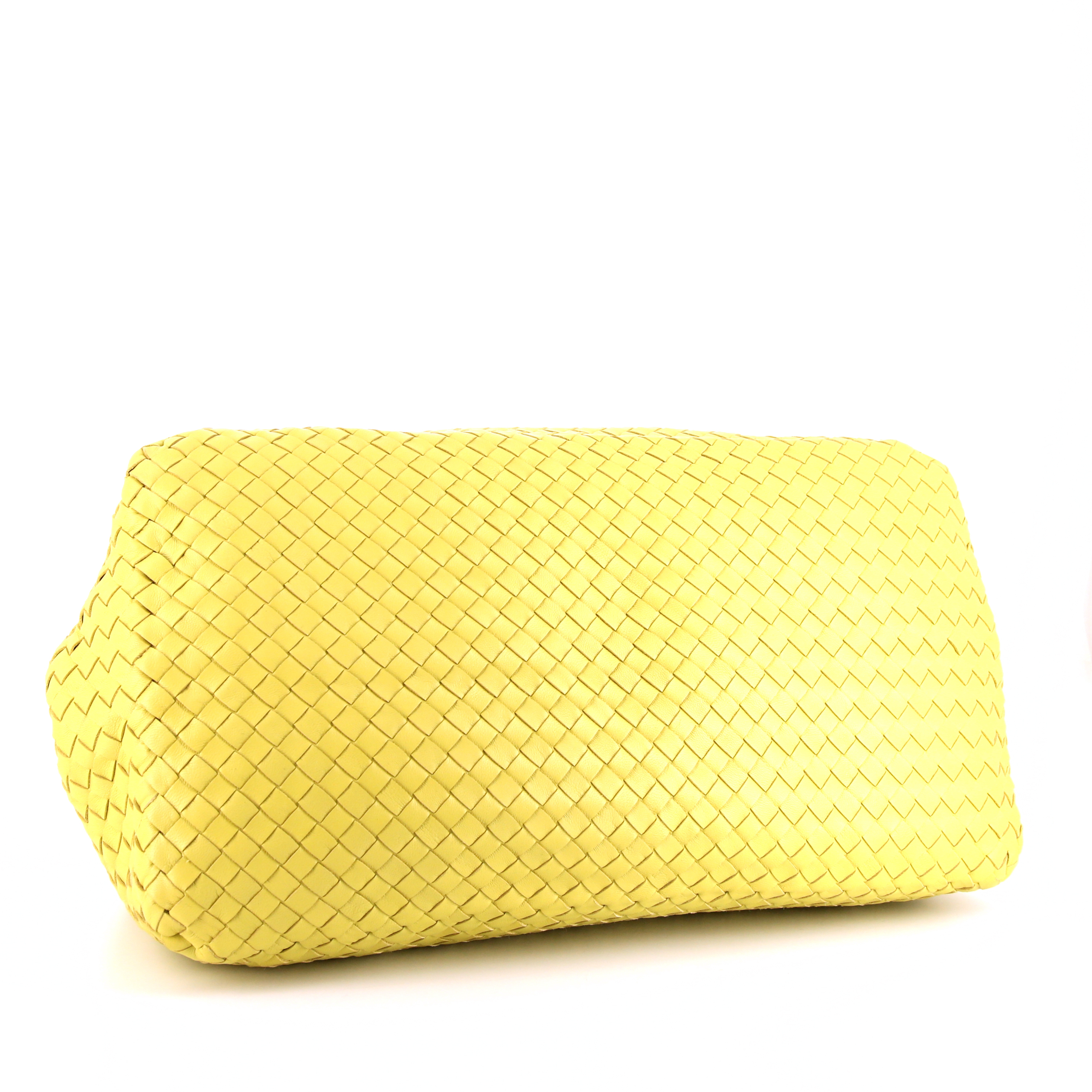 Sac cabas Bottega Veneta Fourre-tout en cuir intrecciato jaune - Detail D4