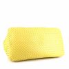 Sac cabas Bottega Veneta Fourre-tout en cuir intrecciato jaune - Detail D4 thumbnail