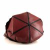 Bottega Veneta   shopping bag  in black leather  and burgundy leather - Detail D4 thumbnail
