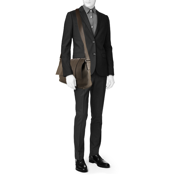 Bolso bandolera Hermès Alfred en cuero togo caqui - Detail D1