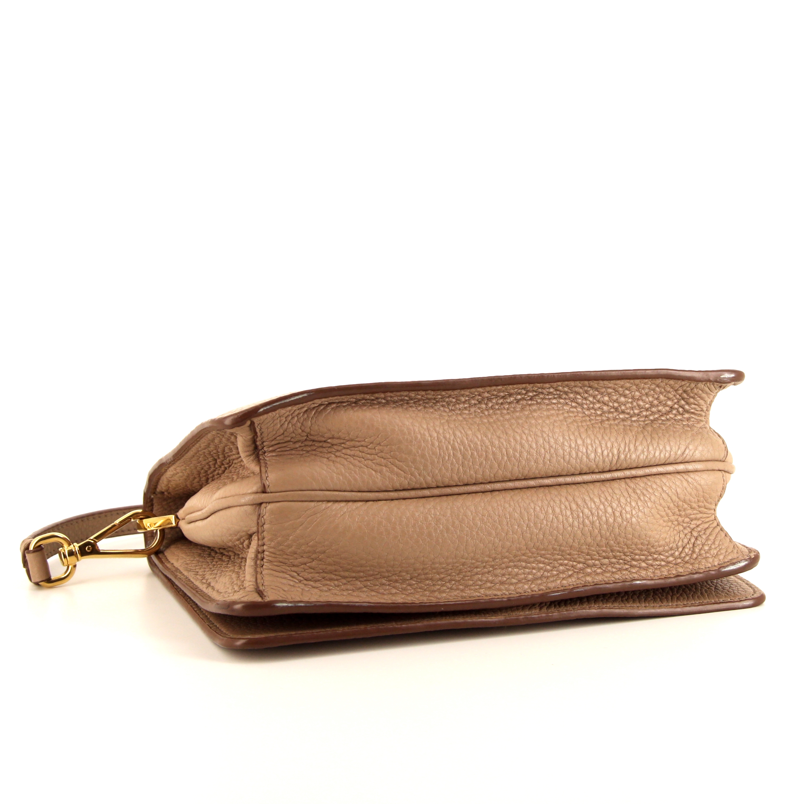 Sac bandoulière Prada en cuir grainé beige - Detail D5
