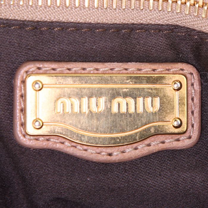 Bolso Miu Miu Matelassé en cuero acolchado marrón - Detail D4