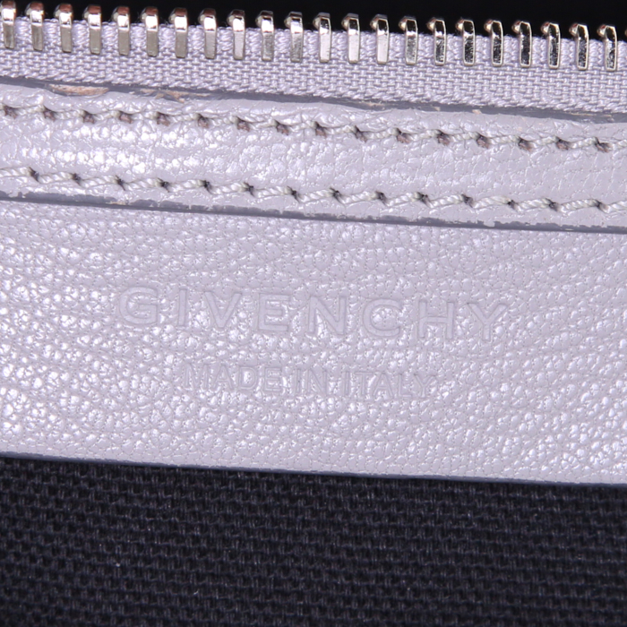 Borsa Givenchy  Antigona modello medio  in pelle martellata grigia - Detail D4