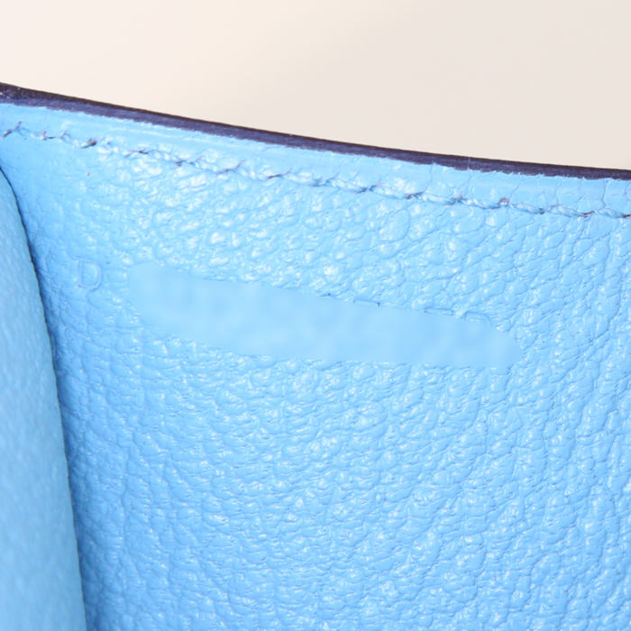 Bolso bandolera Hermès Clic-H 21 en cuero Azul del Norte - Detail D4