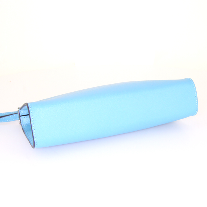 Sac bandoulière Hermès Clic-H 21 en cuir Bleu du Nord - Detail D5