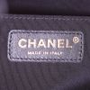 Bolsa de viaje Chanel Timeless en cuero acolchado negro - Detail D4 thumbnail