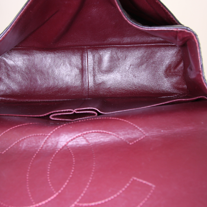 Sac bandoulière Chanel 2.55 en cuir matelassé noir - Detail D3