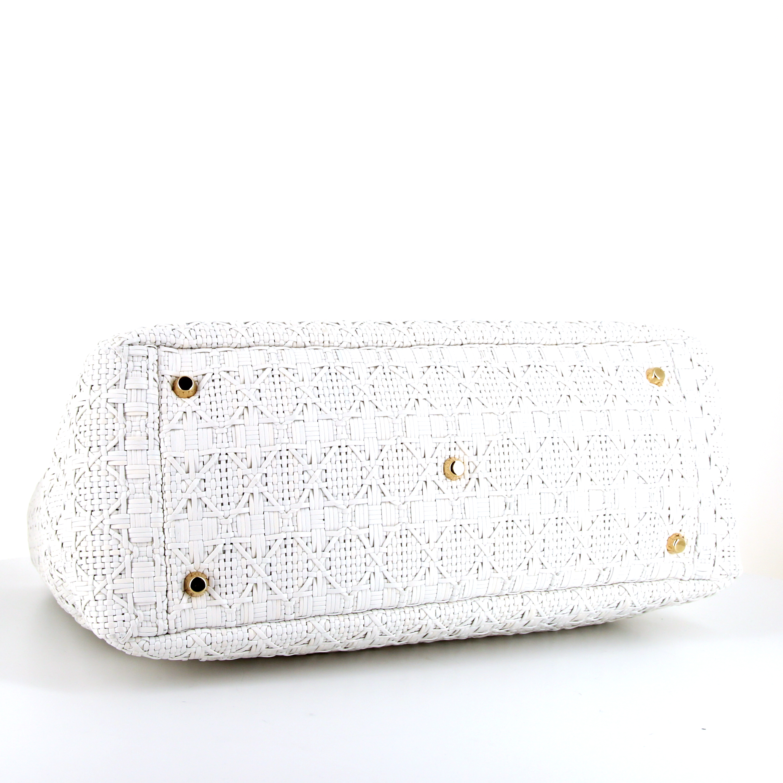 Bolso Cabás Dior Lady Dior modelo grande en cuero trenzado blanco - Detail D5