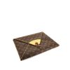 Bolsito de mano Louis Vuitton   en lona Monogram marrón y cuero natural - 00pp thumbnail