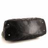 Bolso Cabás Chanel Grand Shopping en cuero acolchado con motivos de espigas negro - Detail D5 thumbnail