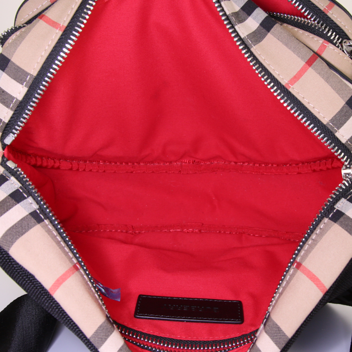 Bolsito-cinturón Burberry Cannon modelo mediano en lona Haymarket beige y cuero negro - Detail D2