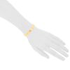 Bracelet ouvert Dinh Van Seventies en or jaune, taille 15 - Detail D1 thumbnail