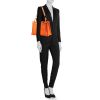 Shopping bag Hermès Cabalicol in tela arancione e pelle gold - Detail D2 thumbnail