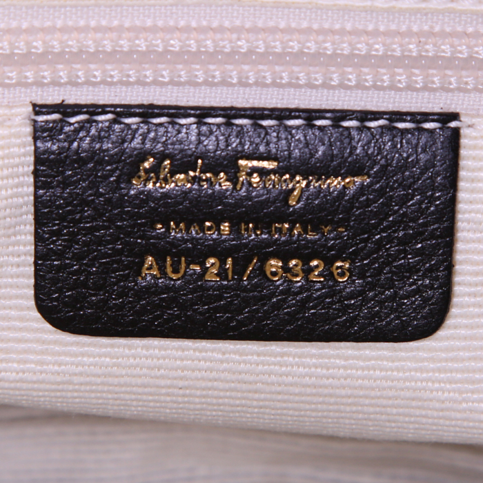 Salvatore Ferragamo Gancini handbag in beige monogram canvas and black leather - Detail D3
