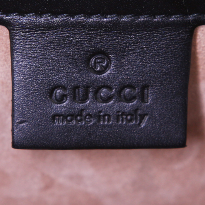 Bolso de mano Gucci Sylvie modelo pequeño en cuero negro - Detail D4
