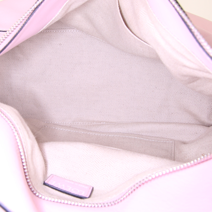 Loewe Puzzle handbag in pink leather - Detail D3