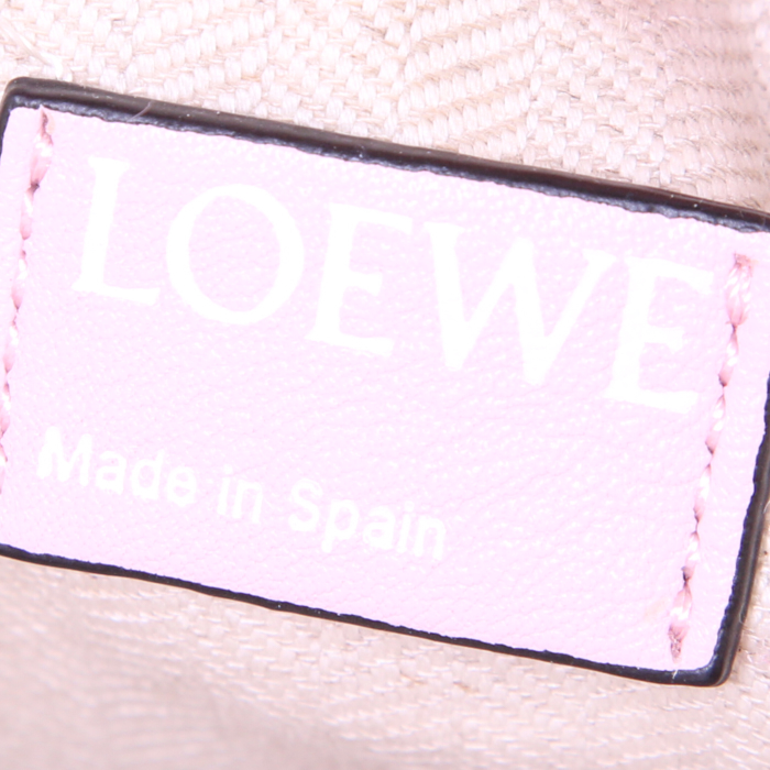 Loewe Puzzle handbag in pink leather - Detail D4