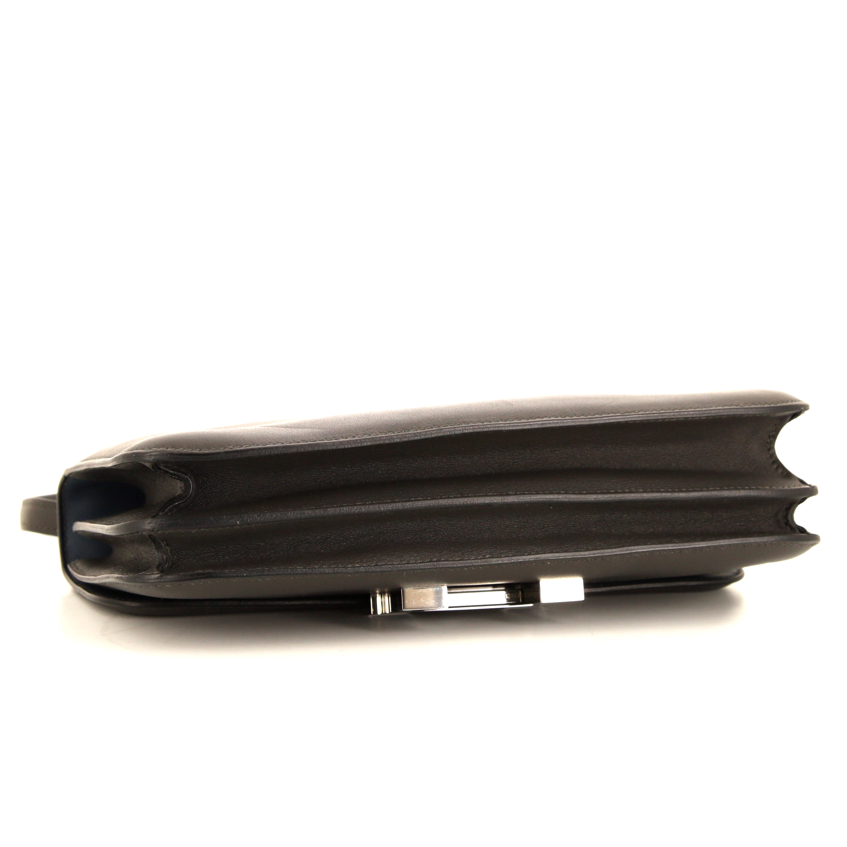 Sac bandoulière Hermès Constance Elan en cuir Swift gris anthracite - Detail D5