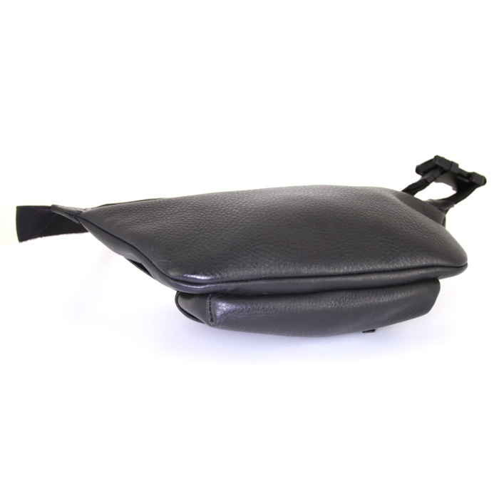 Balenciaga Everyday clutch-belt in black leather - Detail D4