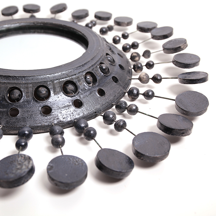 Georges Pelletier, "Sun" mirror in brown and platinum enamelled chamotte clay, 2005, signed - Detail D1