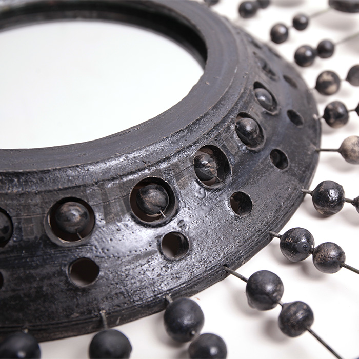 Georges Pelletier, "Sun" mirror in brown and platinum enamelled chamotte clay, 2005, signed - Detail D2