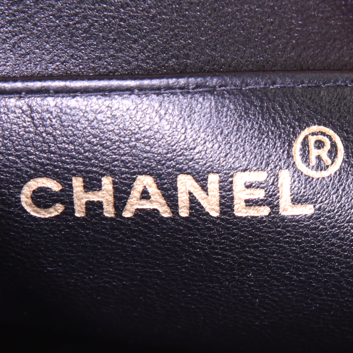 Chanel Vintage shopping bag in black quilted leather - Detail D3
