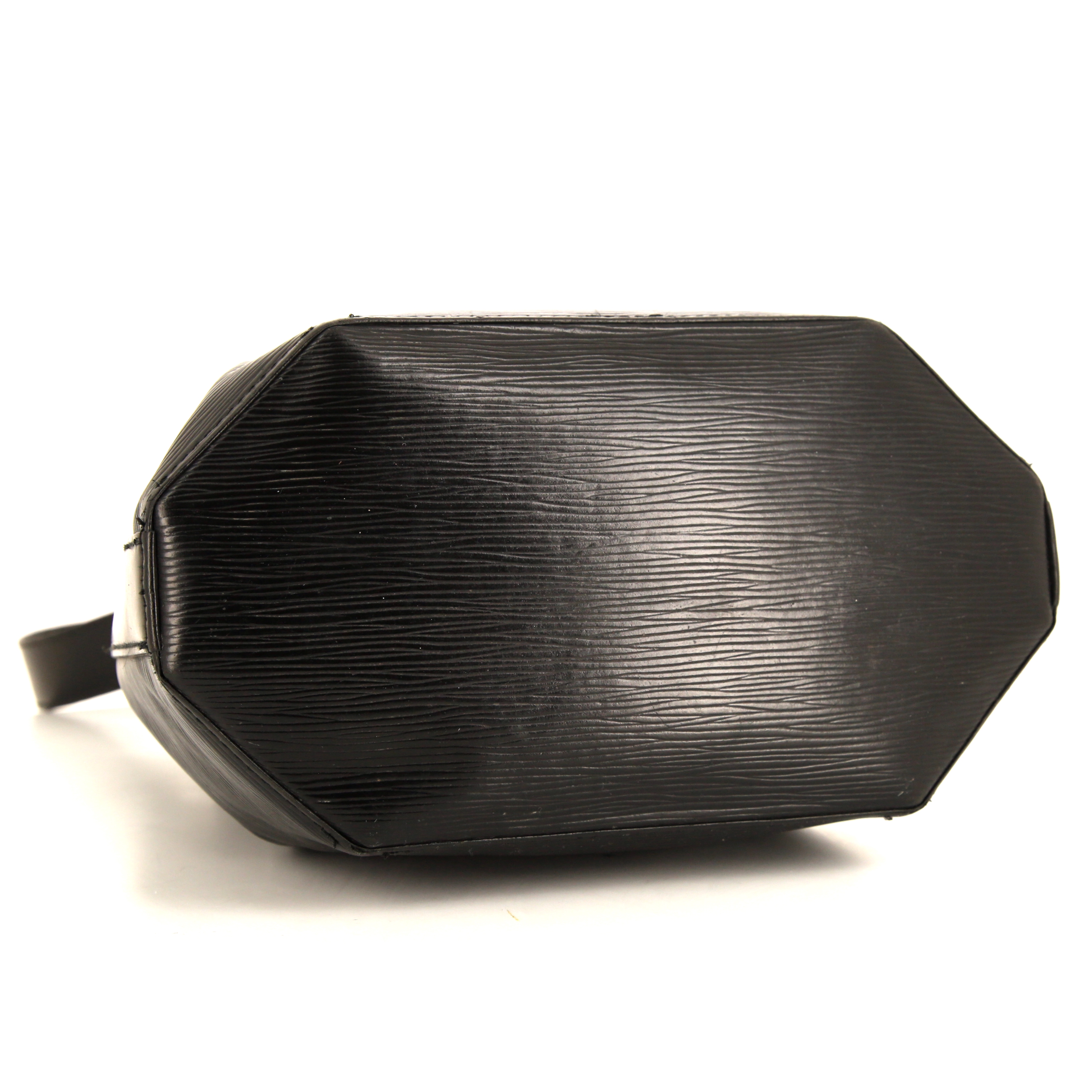 Louis Vuitton Sac d'épaule shoulder bag in black epi leather - Detail D4