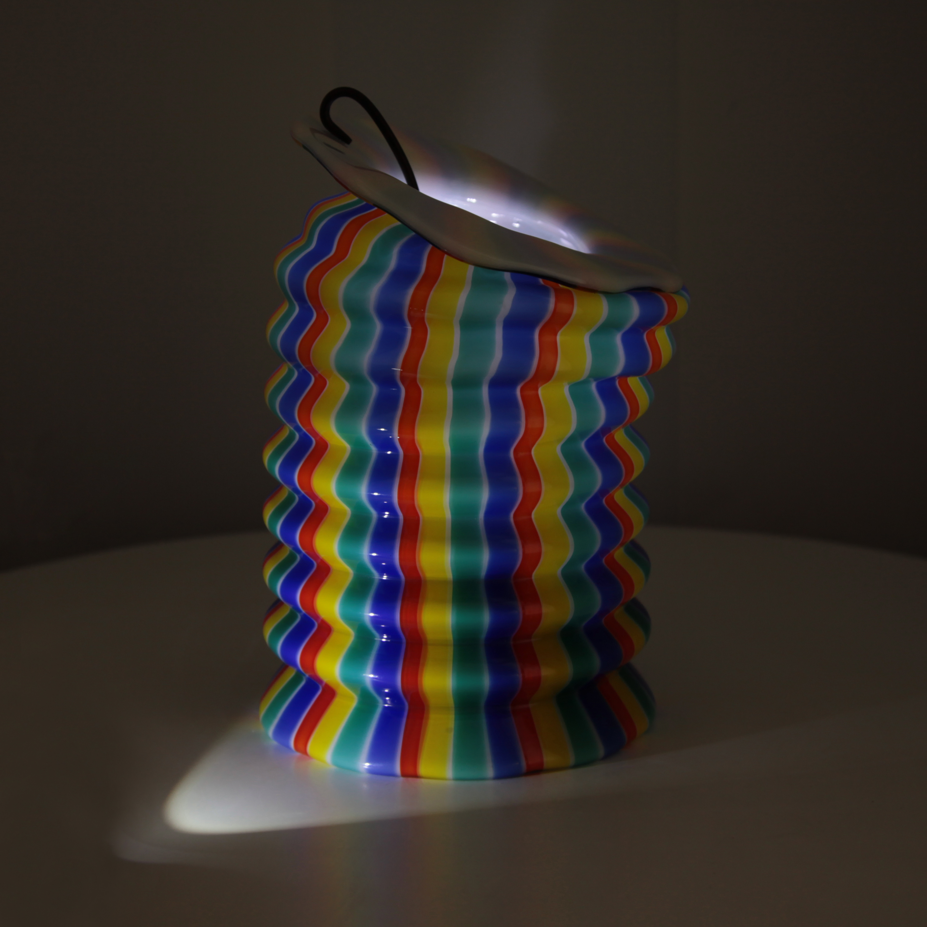Fulvio Bianconi, photophore de la série "Baloni del Redentor", verre soufflé à cannes polychrome, Manufacture de Venini, signé et daté, de 1998