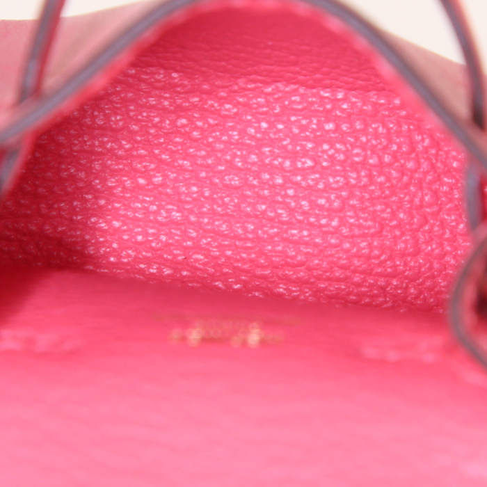 Bolso Hermès Kelly Twilly bag charm en cuero swift rosa y seda multicolor - Detail D1