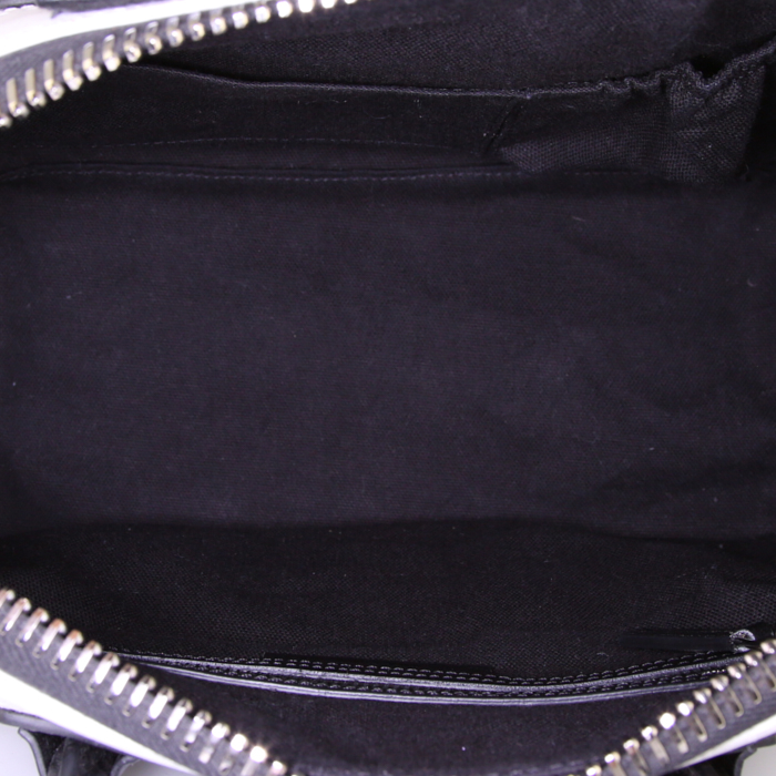 Bolso de mano Givenchy Antigona modelo pequeño en cuero negro y blanco - Detail D3