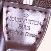 Bolsito de mano Louis Vuitton Pochette accessoires en cuero Epi marrón - Detail D3 thumbnail