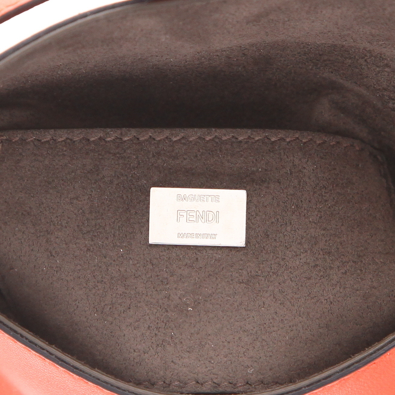 Sac à main Fendi Nano Baguette en cuir rose - Detail D2