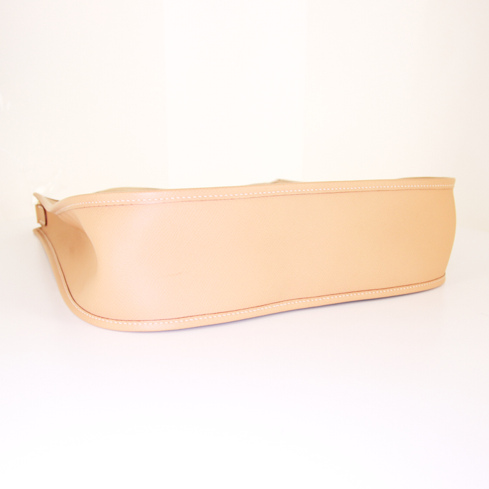 Hermes Evelyne large model shoulder bag in beige Courchevel leather - Detail D4